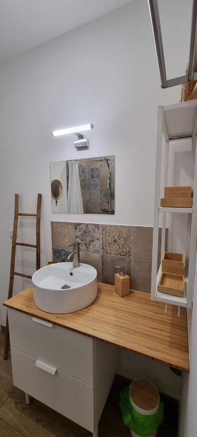 Appartement Chaleureux En Ardeche La Roche-de-Glun Exterior foto